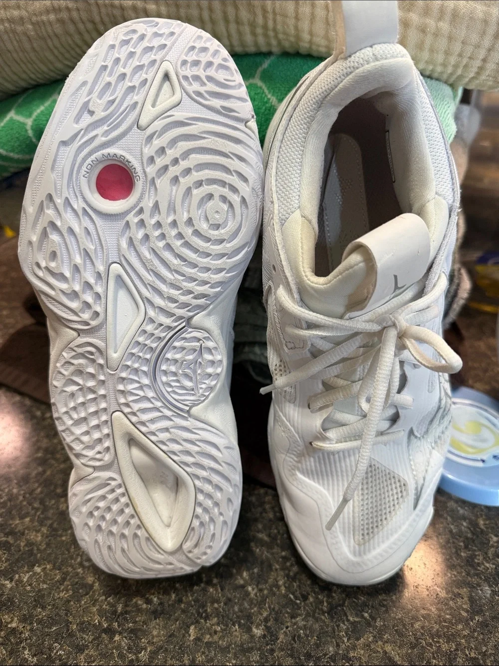 Mizuno White women’s Lightweight Training Sneakers